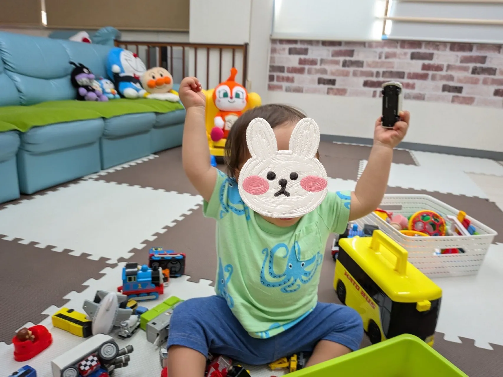 宮古島観光中の一時預かり♪ ミニカーが大好きな男の子